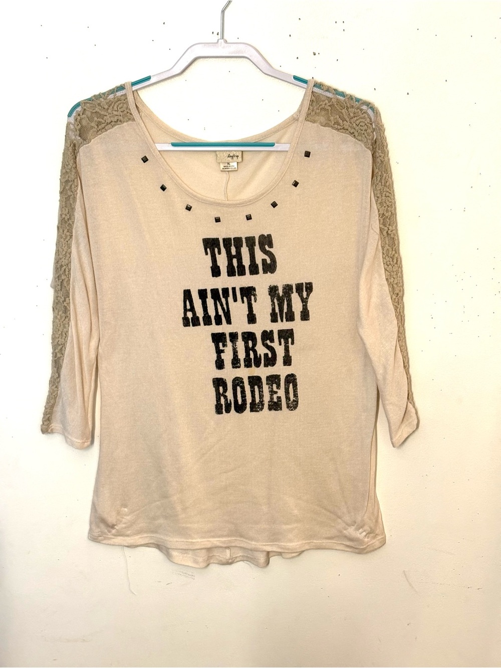 Daytrip Cream Graphic Lace-Shoulder & Sleeve Long Sleeve Top. Size XL. GUC.